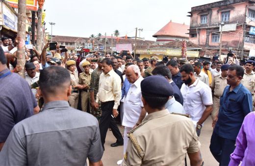 Pejavar swamiji last rites